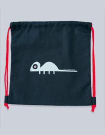 Mochila azul marino con estampado blanco